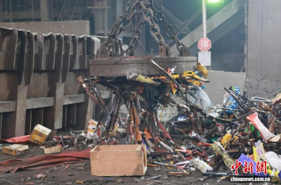 10��29��������ͨ���������N(xi��o)���Ƿ�������Ʒ�F(xi��n)��(ch��ng)����]�] �z